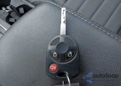 2018 Ford Escape S z USA, uszkodzony, nr VIN 1FMCU0F78JUB04702